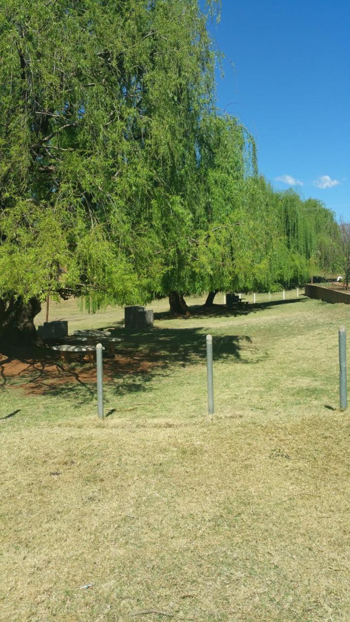 Aloes Lodge Leribe Buitenkant foto